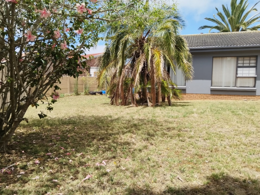 3 Bedroom Property for Sale in Heiderand Western Cape